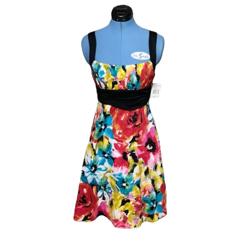 ⭐️HP! NWT Floral Dress with Attached Tie Belt, Padded Bodice, full A-Line Skirt